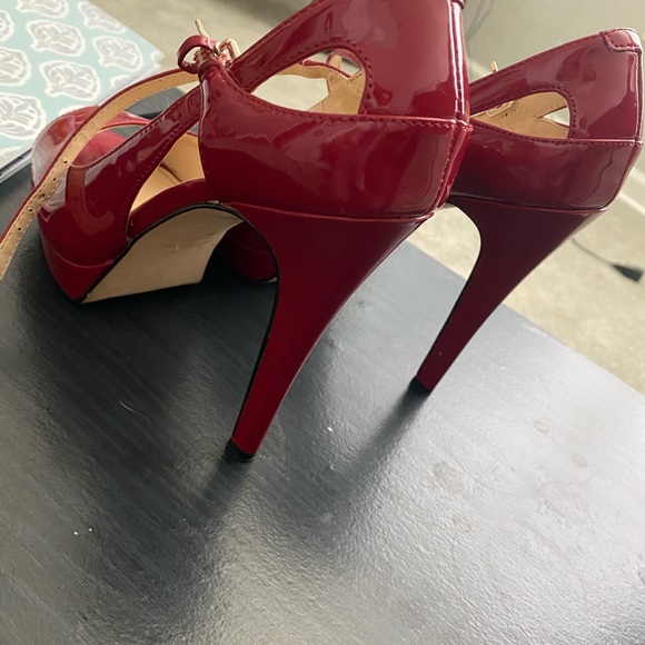 Nine West red leather heels - Picture 3 of 4